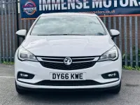 Begagnad Vauxhall Astra SRi 2016 Vit Halvkombi