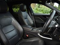 Used Jaguar F-Pace 300 HP (220 kW) 2019 White SUV