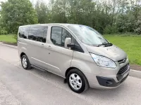 Usado Ford Tourneo 2018 Plateado Monovolumen