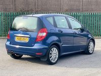 Begagnad Mercedes A160 Elegance 2010 Blå Halvkombi