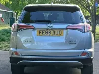Usado Toyota RAV4 197 HP (144 kW) 2018 Prateado SUV