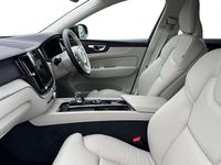 Used Volvo XC60 Plus 250 HP (183 kW) 2022 Grey SUV