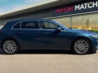 Begagnad Mercedes A180 Executive 2021 Blå Halvkombi