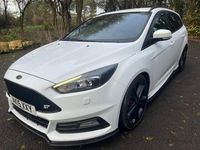 Używany Ford Focus ST 185 KM (136 kW) 2015 Biały Kombi