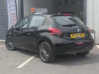Used Peugeot 208 Signature Sky 82 HP (60 kW) 2018 Black Hatchback