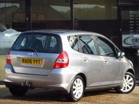 Used Honda Jazz SE 83 HP (61 kW) 2006 Silver Hatchback