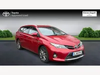 Used Toyota Auris Hybrid 2015 Red Estate