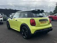 Used Mini Cooper Hatch 134 HP (98 kW) 2022 Yellow Hatchback