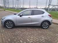 Usado Mazda 2 Inclusive 2015 Prateado Citadino