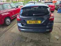 Usado Ford Focus Zetec 2013 Gris Utilitario