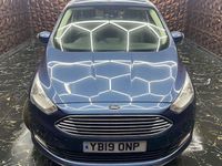 Usado Ford Grand C-Max Titanium 150 HP (110 kW) 2019 Azul Monovolume