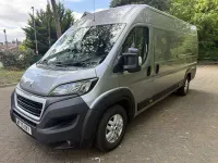 Usado Peugeot Boxer 140 CV (102 kW) 2020 Gris Van
