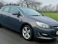 Begagnad Vauxhall Astra SRi 2012 Grå Halvkombi