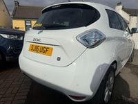 Used Renault Zoe Dynamique 64 kW (88 HP) 2016 White Hatchback