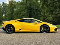 Used Lamborghini Huracán 601 HP (442 kW) 2016 Yellow Coupe