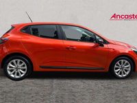 Used Renault Clio V Evolution 143 HP (105 kW) 2024 Orange Hatchback