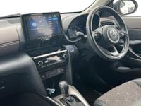 Used Toyota Yaris Hybrid 116 HP (85 kW) 2022 White Estate