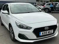 Used Hyundai i30 SE 120 HP (88 kW) 2019 White Hatchback