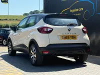 Used Renault Captur Play 2020 Cream/black SUV