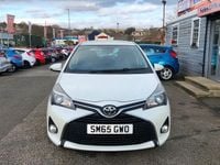 Used Toyota Yaris 99 HP (72 kW) 2015 White Hatchback