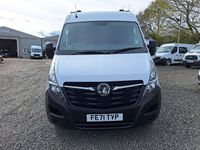 Second-hand Vauxhall Movano 2021 Alb