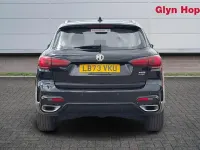 Begagnad MG HS SE 258 HK (189 kW) 2023 Svart SUV