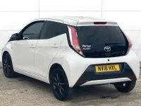 Used Toyota Aygo x-style 69 HP (50 kW) 2018 White Hatchback