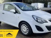 Used Vauxhall Corsa 74 HP (54 kW) 2013 White Hatchback