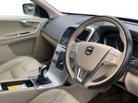 Used Volvo XC60 SE 190 HP (139 kW) 2015 Red SUV