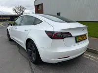 Usado Tesla Model 3 Standard Range 239 kW (325 HP) 2020 Branco Sedan