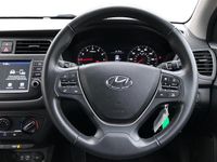 Used Hyundai i20 SE 84 HP (61 kW) 2019 Red Hatchback