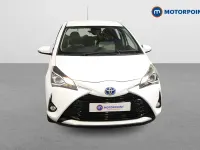 Used Toyota Yaris Hybrid 101 HP (74 kW) 2019 White Hatchback
