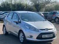 Używany Ford Fiesta Zetec 82 KM (60 kW) 2009 Srebrny Hatchback