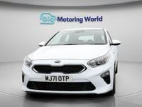 Gebraucht Kia Ceed 136 PS (100 kW) 2021 Weiß Kleinwagen