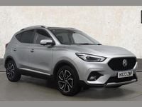 Używany MG ZS Exclusive 111 KM (81 kW) 2023 Srebrny SUV
