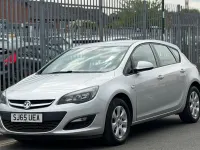 Used Vauxhall Astra Design Edition 136 HP (100 kW) 2015 Silver Hatchback