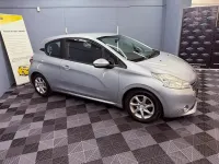 Used Peugeot 208 Active 68 HP (50 kW) 2013 Silver Hatchback
