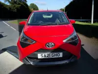 Second-hand Toyota Aygo X-play 72 CP (52 kW) 2021 Roșu Hatchback