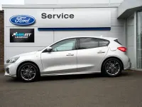 Used Ford Focus ST-Line 125 HP (91 kW) 2021 Moondust silver Hatchback