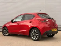 Usado Mazda 2 Inclusive 2016 Vermelho Citadino