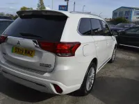 Used Mitsubishi Outlander P-HEV 2019 White Estate