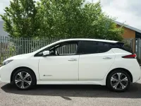 Begagnad Nissan Leaf Tekna 108 kW (147 HK) 2020 Vit Halvkombi