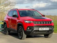 Usado Jeep Compass Trailhawk 237 CV (174 kW) 2025 Rojo SUV