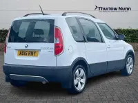 Usado Skoda Roomster Scout 90 HP (66 kW) 2015 Branco Monovolume