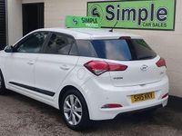 Used Hyundai i20 Premium 84 HP (61 kW) 2015 White Hatchback