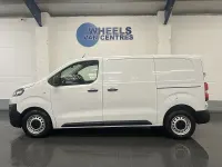 Used Citroën Dispatch 100 HP (73 kW) 2023 White MPV