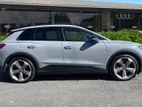 Second-hand Audi Q4 e-tron Black Edition 210 kW (286 CP) 2024 Gri SUV