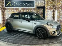 Usado Mini Cooper S Hatch 192 CV (141 kW) 2019 Plateado Utilitario