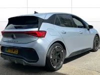 Usado Cupra Born e-Boost 169 kW (230 CV) 2022 Plateado Utilitario