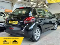 Używany Peugeot 208 Active 2016 Czarny Hatchback